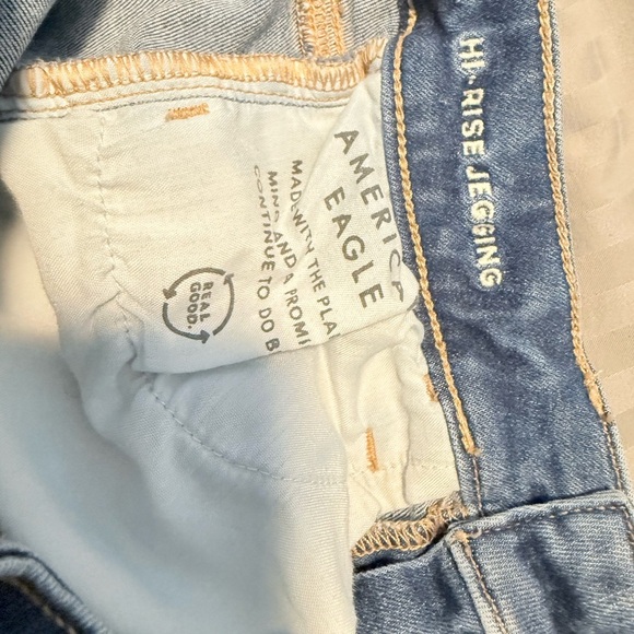 American Eagle Outfitters Light Blue Distressed Skinny Jeans - Picture 6 of 9